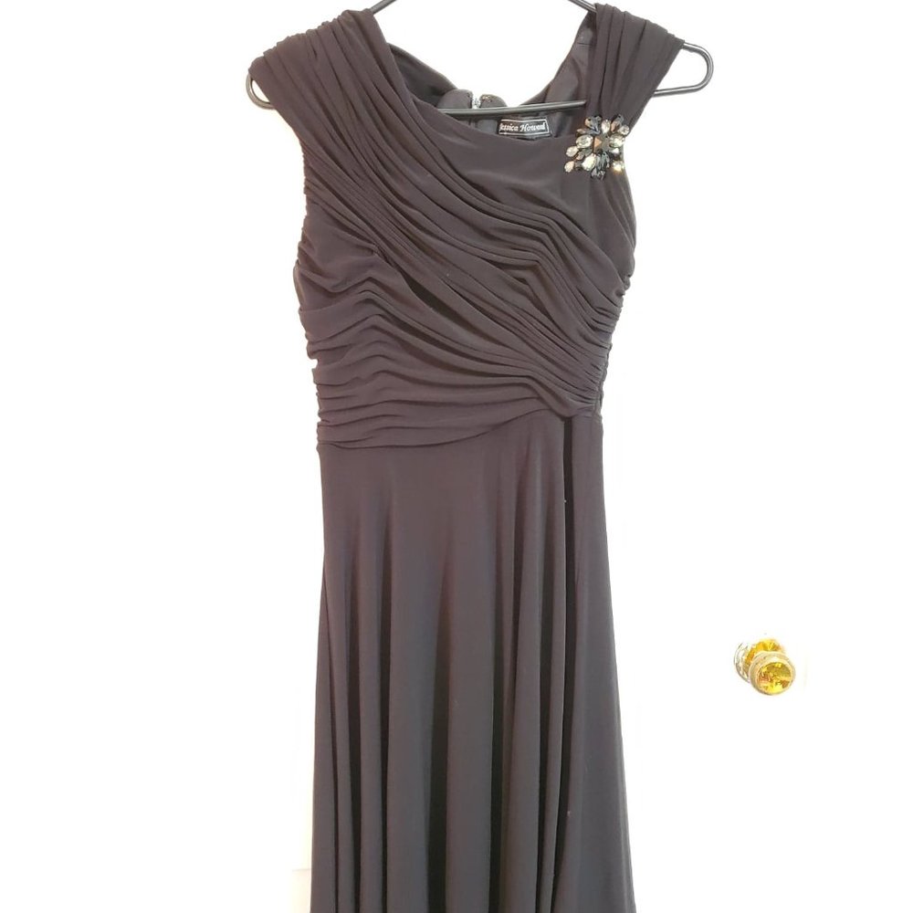 Gorgeous Jessica Howard cocktail dress